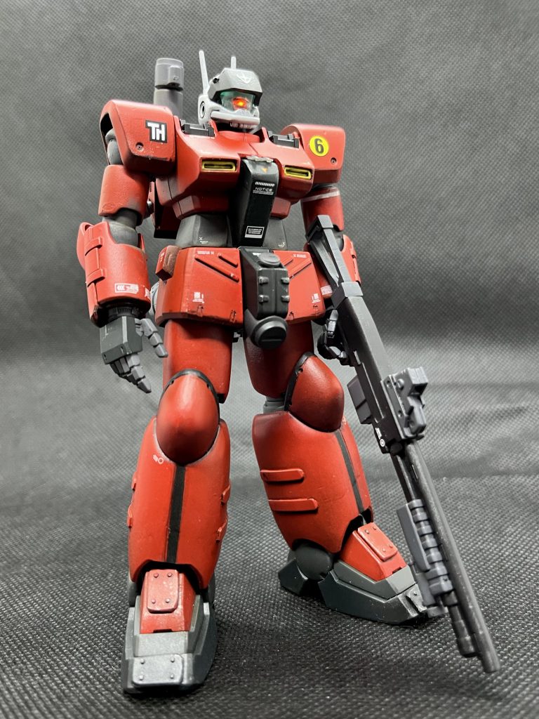 塗装はタミヤのスプレー缶で。赤はブライトレッド、黒はNATOブラック、グレーは佐世保海軍工廠グレイをメインに使ってます。