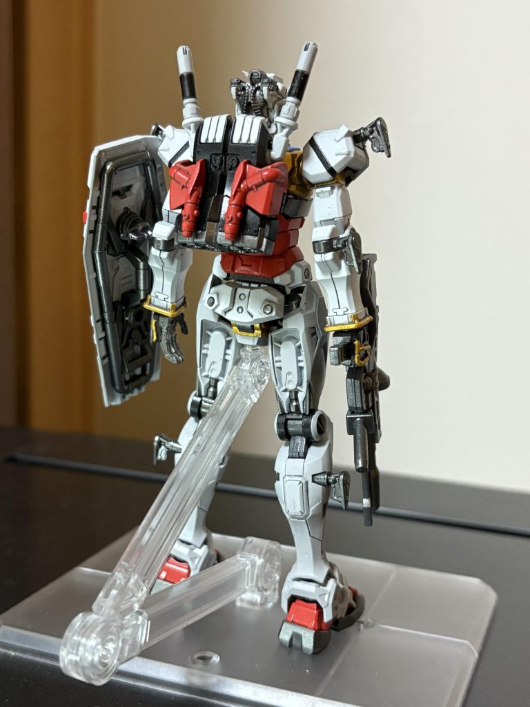 赤いガンダムをそのまんま白いガンダムカラーにしただけなので、正直あんまり変わり映えしませんな。