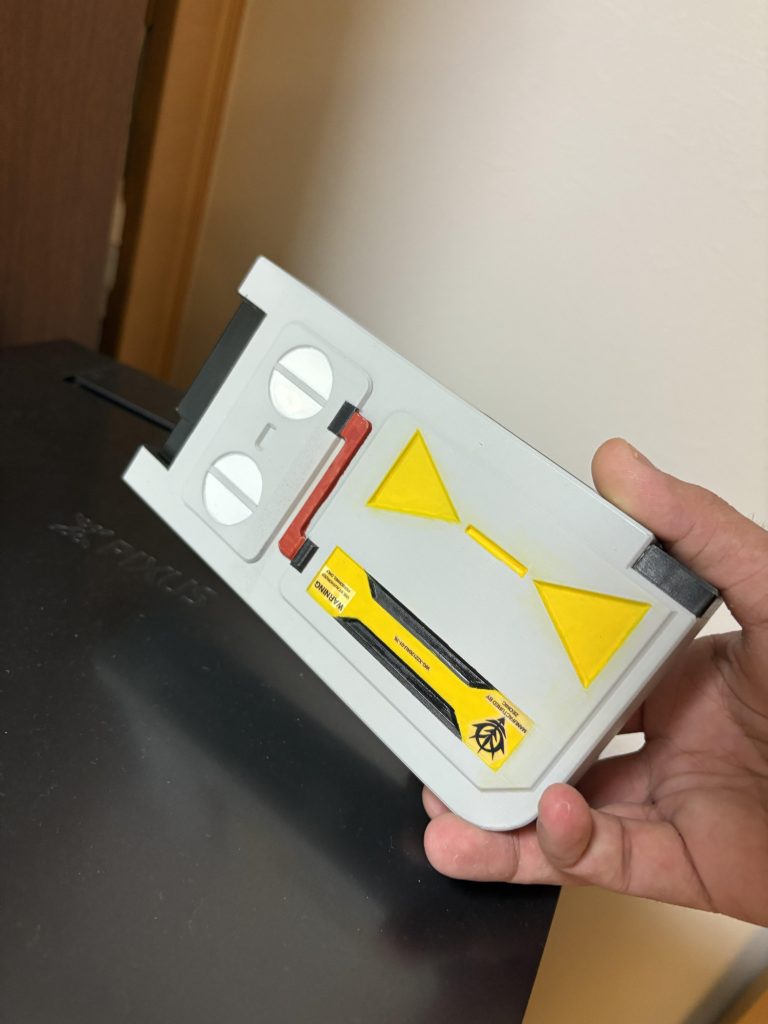 アニメを何回も見直し、機能は廃止したものの、見た目だけは十分の出来になったと思います。