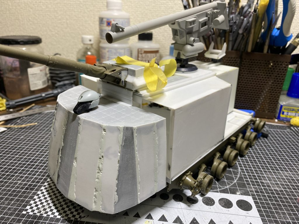 1番苦戦したのは後方の曲面部分ですかね綺麗な曲面作れるよう、これからもプラ板加工は頑張りたいw