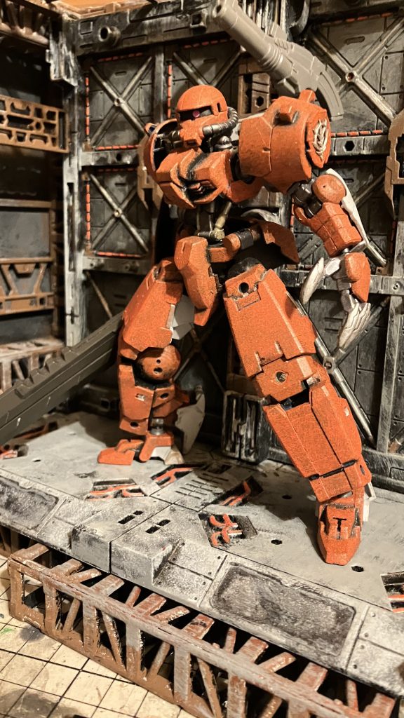 鉄血のパーツが多いから個人的に宇宙世紀感はあんまりないかなと思います。