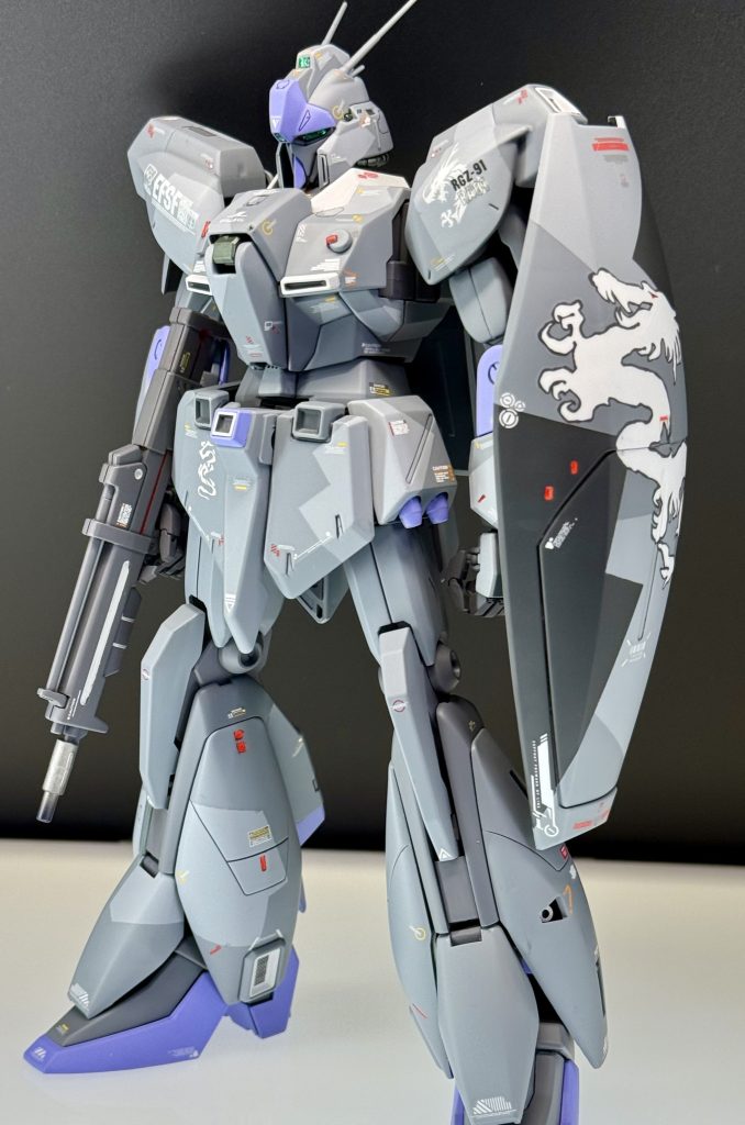 盾のデカールは、F15用のアシタのデカールを拝借しました。。