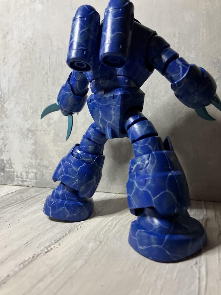 この場合、波紋と言うよりは水紋と言うのが正解みたいで σ(^_^;) 水紋とは水紋 は、水面に現れる様々な模様全般を指す言葉です。雨が降った時の水たまりの模様、川の流れが作る模様、水面に風が吹いた時にできる模様など、水面に現れるあらゆる模様を指すことができます