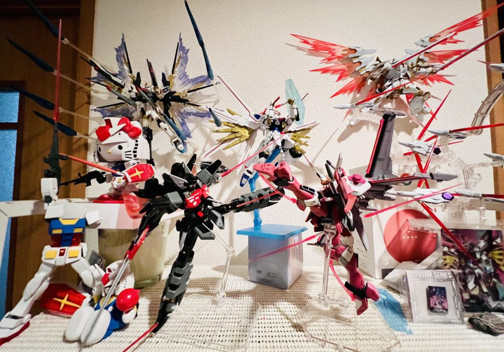 コレクション増えてきてうれぴ( *¯ ³¯*)上手に組めませんがねwww傍から見ると悪くないですね꙳⋆(lllᵔ⩌ᵔlll)౨♪デスティニーSPECll早く組みたい💓