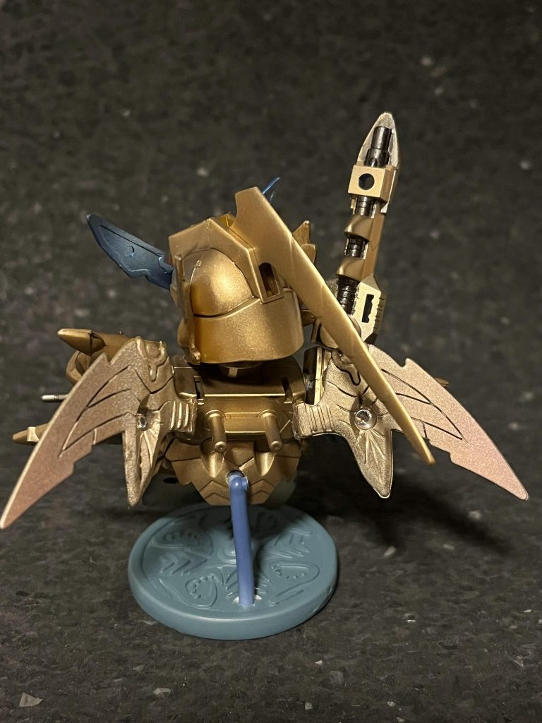 背中の羽の角度を変更ガンダムマーカーEXのホロイエロー、ホロレッドで羽根を塗装してみました謎の穴が空いていたため100均シールで穴埋め