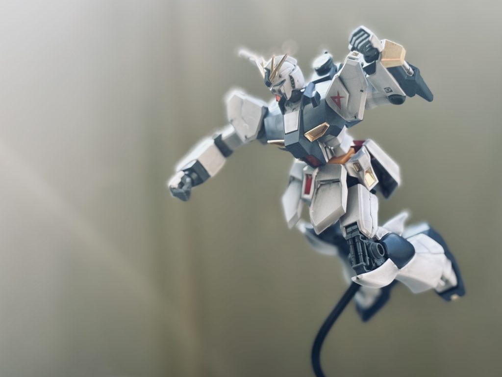 ENTRY GRADE 1/144 νガンダム–4枚目/制作者：mal__tese