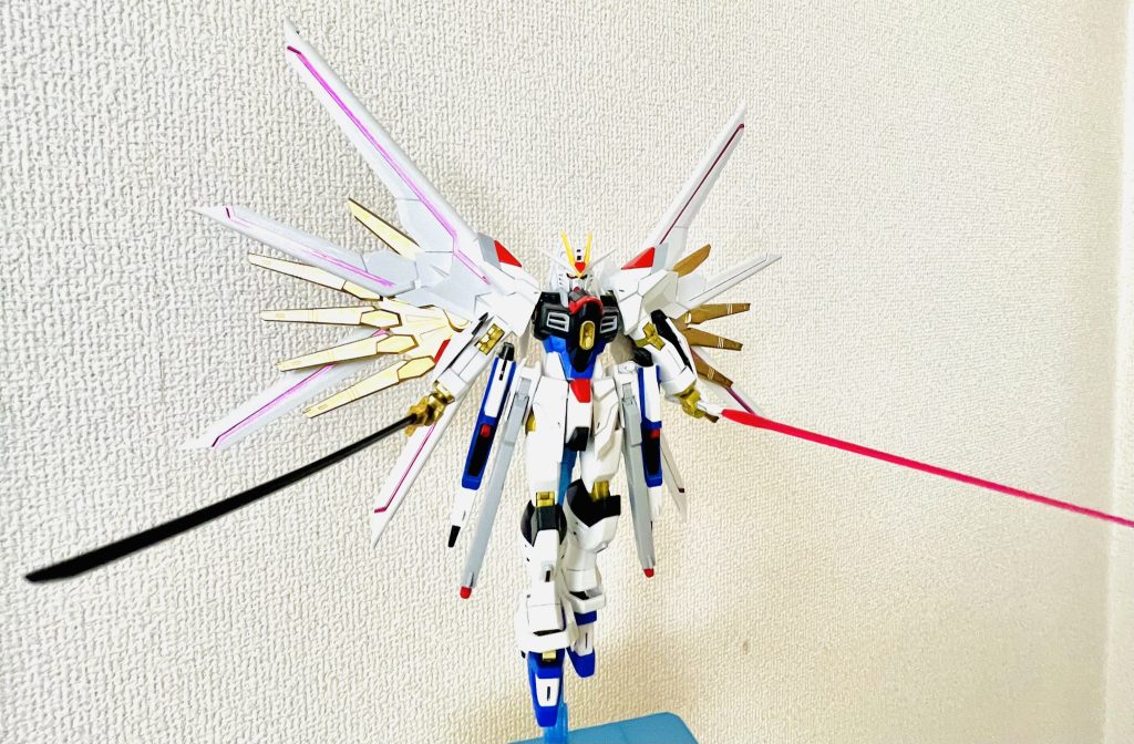 どもです(。・ω・)ﾉいつも通りマーカーで部分塗装、シールとつや消しスプレー...と言いたいがスプレーまだ購入できてないのでほぼ素組みと言っていいのでしょうか(  ` -´ )bねぇ😭💦