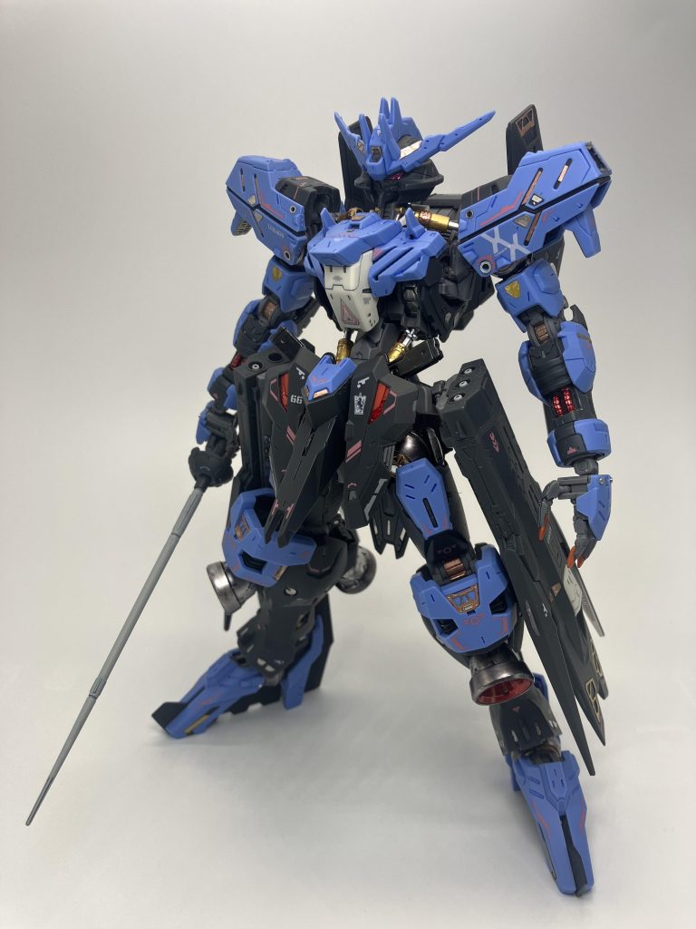 ビームサーベルではなく、🤺フェンシングさながらのバーストサーベルがオシャレ👍　構えているだけで様になる🥴 サイドアーマーの合計6本😘