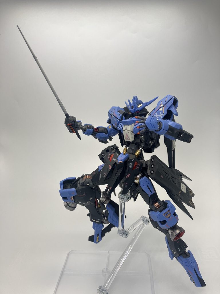 フルメカニクスがあるのにMGリリースという人気の機体、キットもスタイリッシュなデザインを見事に再現😘