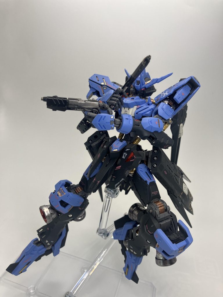 🎬映画「リベリオン」のクレリック、クリスチャン•ベールのガン=カタばりにポージングしたかったんですが😅💦