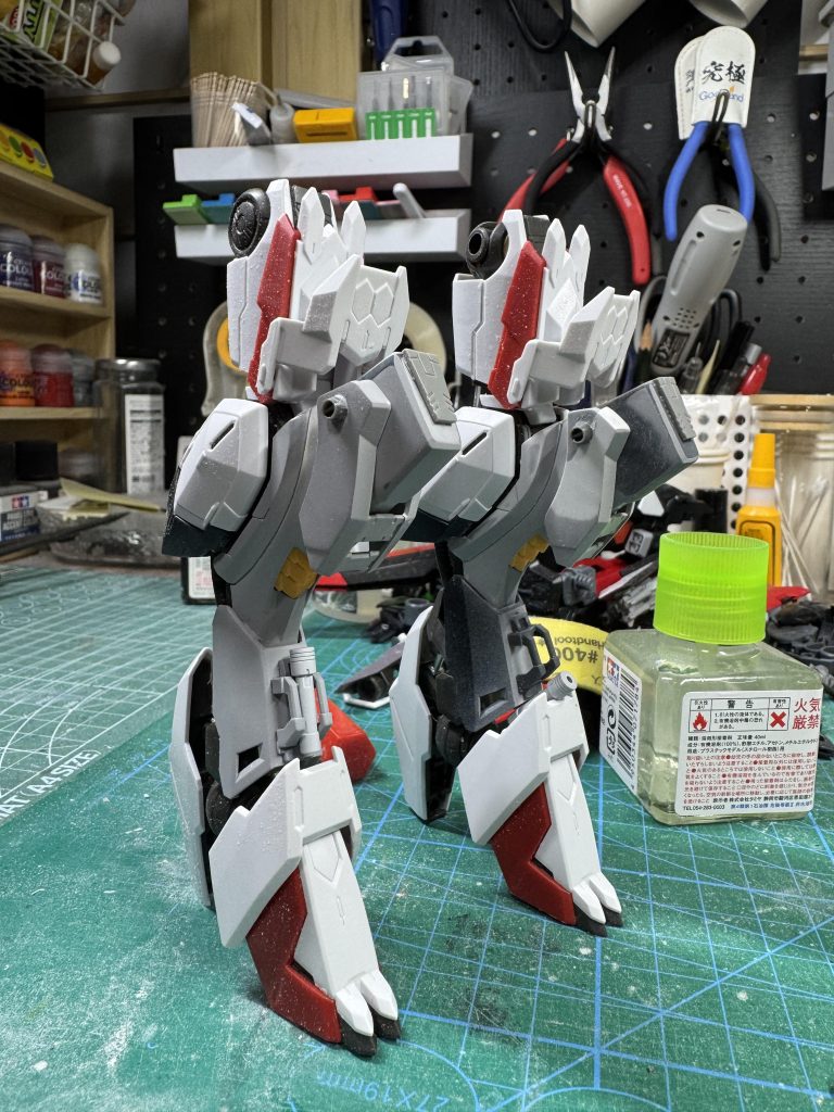 1番頑張ったかもしれない脚部脛にシナンジュスタインのサーベルグリップつけてエモ化させました✌️