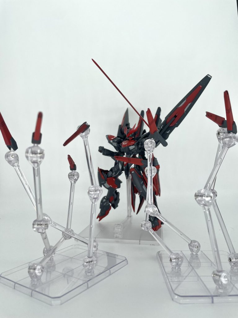 Bファンネルプラウドディフェンダーの没案をアイディア元に制作された武装。個性豊かなファンネルたちの中では比較的扱いやすくなっているが、その分数が多い。SEEDが元ならドラグーンと呼ぶべきかもしれないが(以下略)