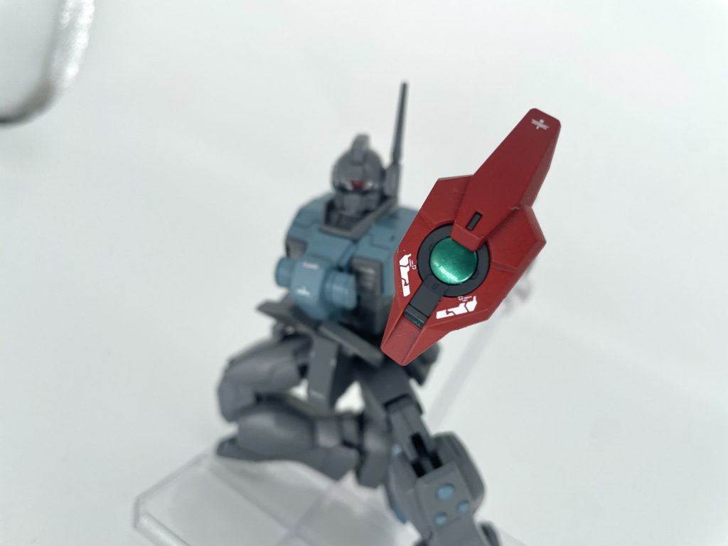 W(ウォール)ファンネル……脚部に搭載された防御専用のファンネル。単体でガンプラ一機分を包む防御フィールドを形成することが可能。いわば,簡易GNフィールドである。分類上、ファングと言うべきなのかもしれないが、分かりやすさを優先。