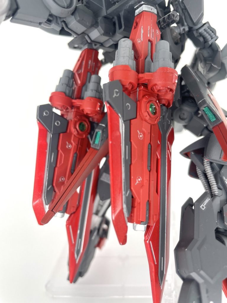 Dファンネル(ダガー)Sファンネル(ソード)Gファンネル(ガン)旧ラグナロクからの引き継ぎ武装。改造前のカレトヴルッフと同様の変形が可能だが、使用頻度は少ない。