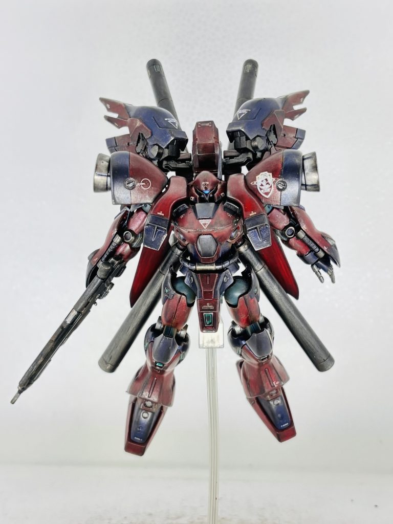 アナハイムエレクトロニクスがシェアを広げるたびに、あらゆる組織から狙われるようになった。そこでアナハイムは自衛部隊を編成し敵対するものを排除してきた。エバンスにもガーベラ・テトラが与えられる事となる。アナハイムの暗黒面に深く堕ちていくエバンスの心はその大胆不敵な振る舞いとは裏腹に荒んでいくのであった。そんなエバンスにいつも寄り添い、自分でも気づかなくなっていた心の傷を癒してくれるリサに、何か特別な感情を抱き始めていたエバンスがいた。