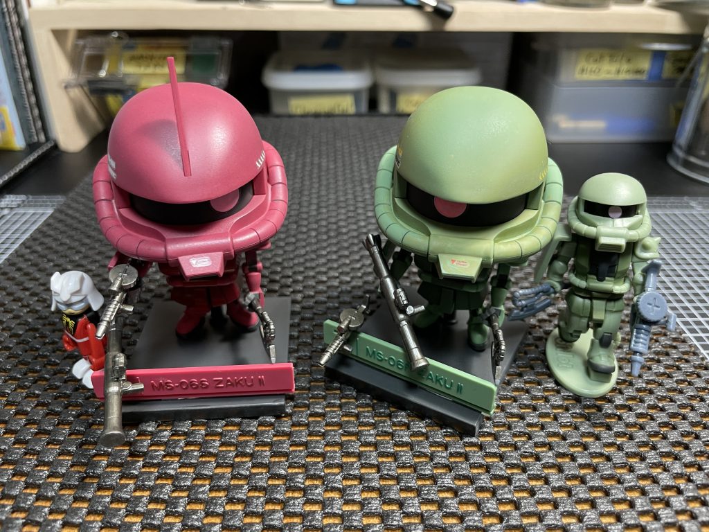 塗装はガンダムマーカーエアブラシシステムとディスペイマーカーです。デカールはジオン軍MS用の①から適当に^_^