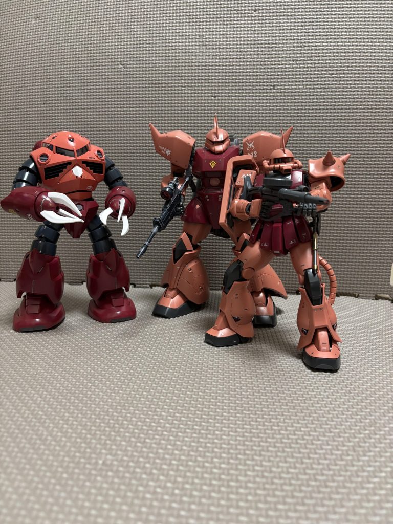 一年戦争赤い機体　3体