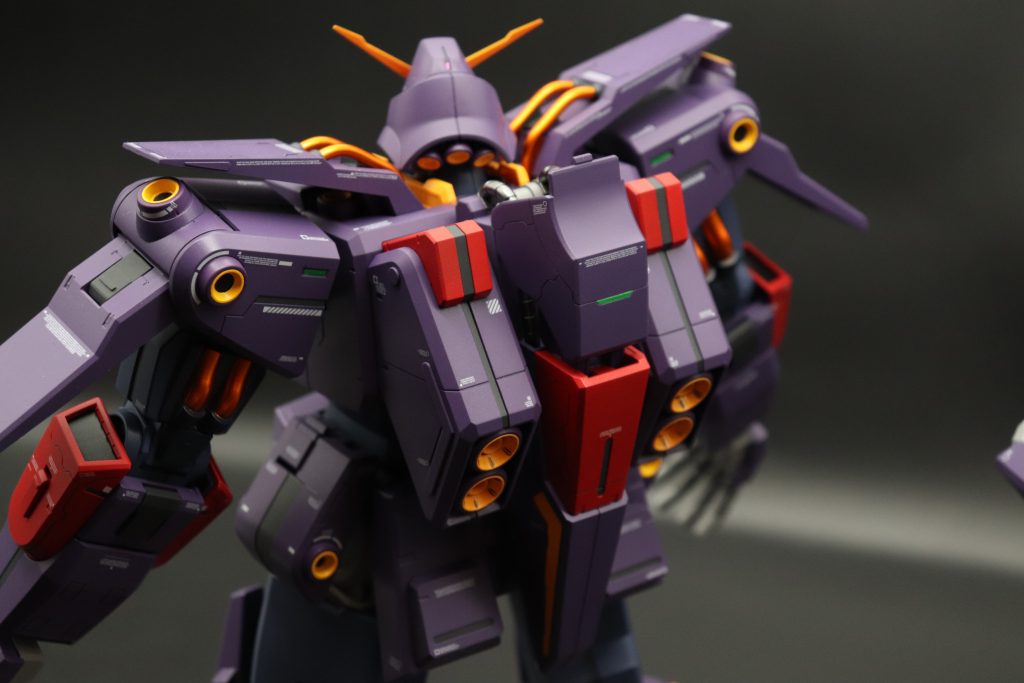 少しのスジボリと塗り分けをメインに作成。