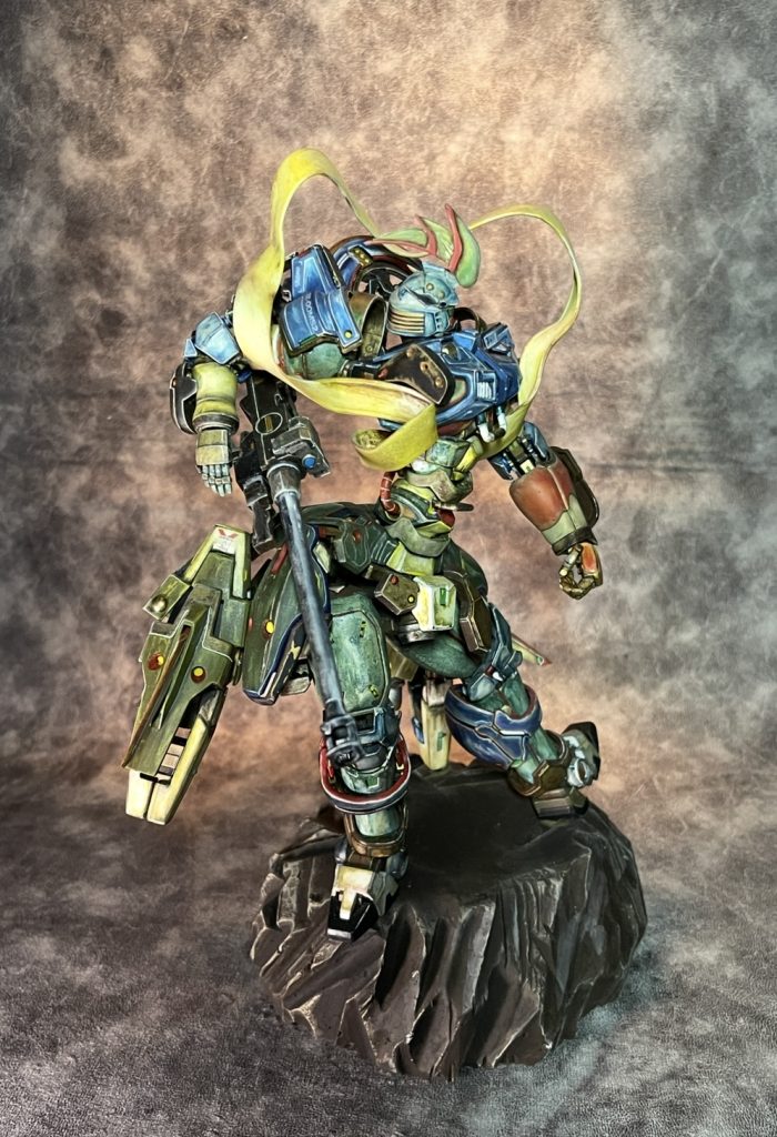 太いふくらはぎを作る為にMGサザビーの袖の部分を使用しました。