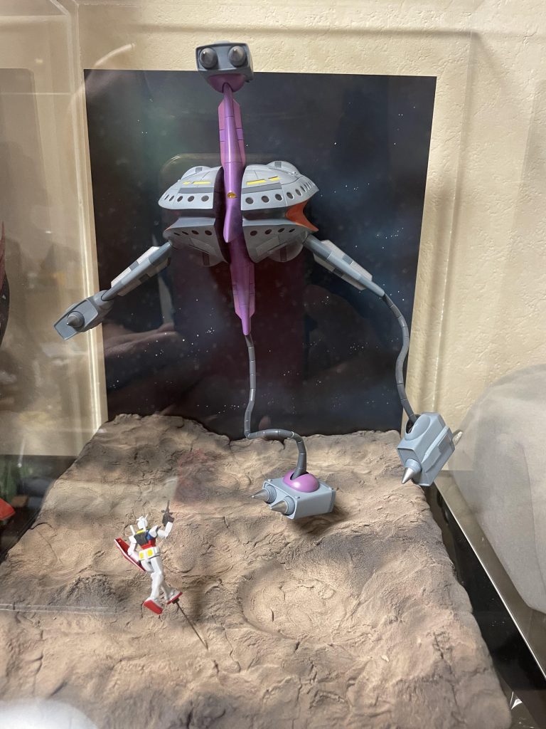 こんな感じでケースに入れて飾ろうと思ってますが、最後にネームプレートをどうするか‥