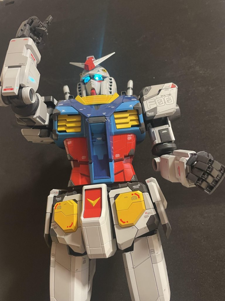 とにかく現物に近づけることを目指して制作しましたが、無改造にもかかわらず、下処理で30時間、塗装に60時間位、デカールを貼るのに10時間、全部で100時間位かかりました😅