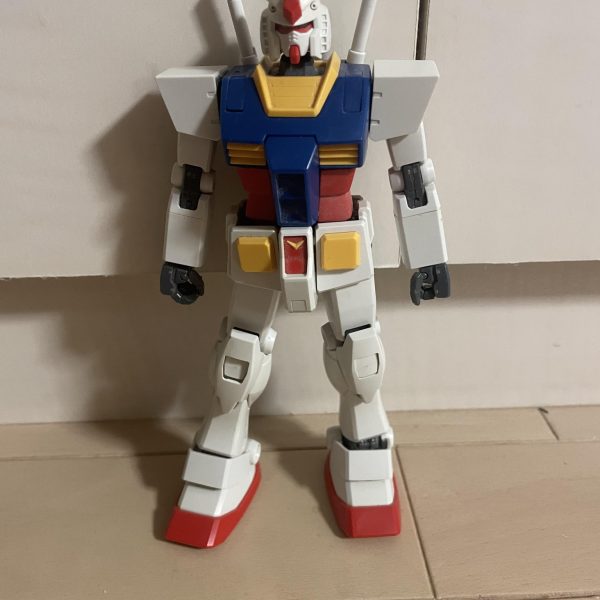 いつかは絶対に完成させたい積みプラのこれを仕上げよう！中のガンダムはほとんど見えなくなる勿体ないなぁ（2枚目）