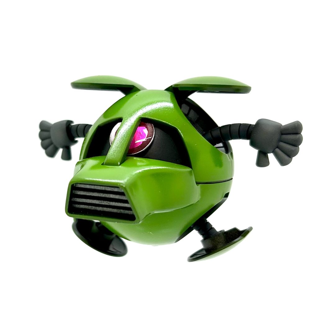 はい。こちらが完成した旧ザクハロ。もちろん手足も出した状態にもできますよ😁ハロ内部の限られた空間にいろいろ詰め込むのは結構 大変でした。大抵ピタッと閉まらなくなってしまうんですよ。