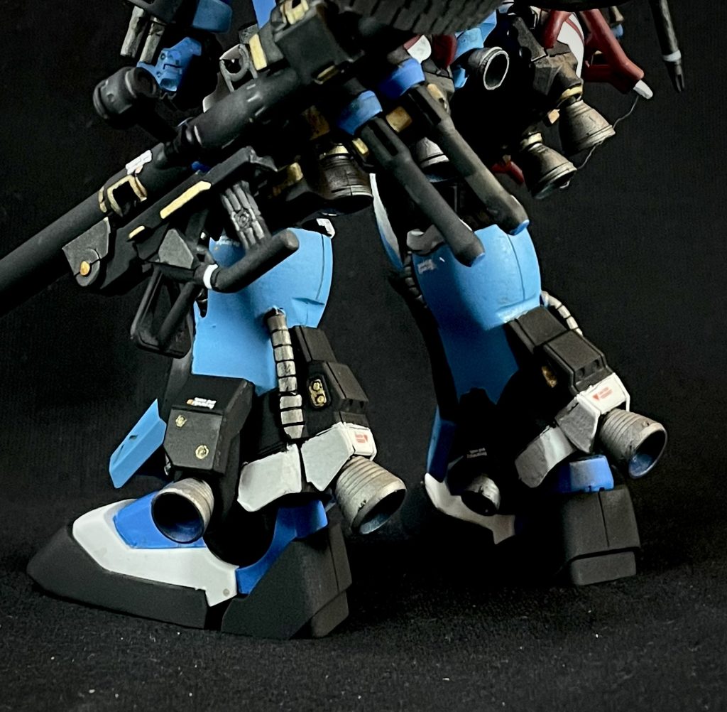 こだわり④足回りのスラスター1stでも足回りがジョニーザクと少し異なるので、器具が剥き出しの部分が多く少し大型化しました。