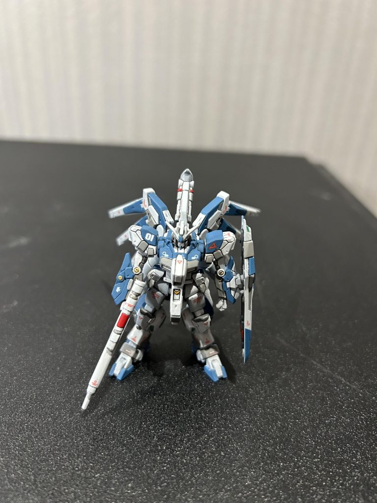 お気づきだろうか…腰アーマーが無いことにシェード、デカールの時にあったが艶消しの時には…ゴミ袋を捨てるときは手を付けているキットが完成してからだと何度言えば分かるのか