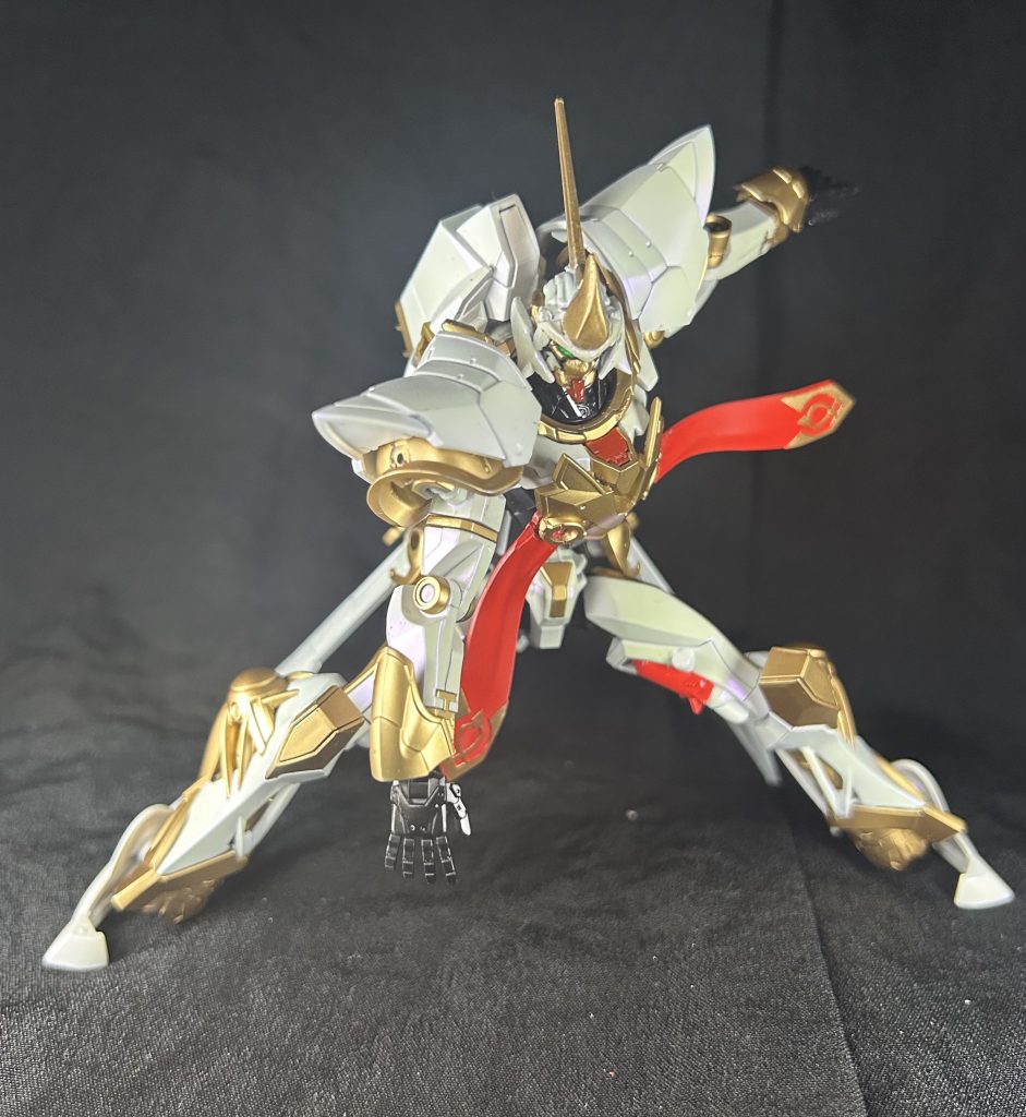 ランスロットのアレですマジで似たので大満足です……他にも色々ポージング取らせてるんですけど載せきれないのでXの方のポストも見ていただけると幸いです!