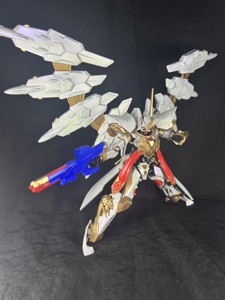 ライフルの色はランスロットのヴァリスに寄せてますパーツの分割的にもまんまヴァリスですね……