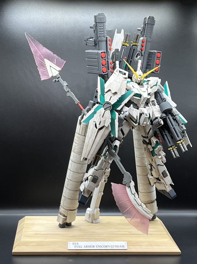 このAみたいなシルエットがこの機体のカッコいいところですかね〜本体部分は、部分塗装とウェザリングなどを施し、艶消しトップコート。簡単仕上げです。