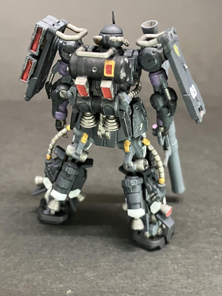 そう言えば、箱買いしたのにこの子達は3機揃わなかったので探し回りましたね…並べられて感無量です