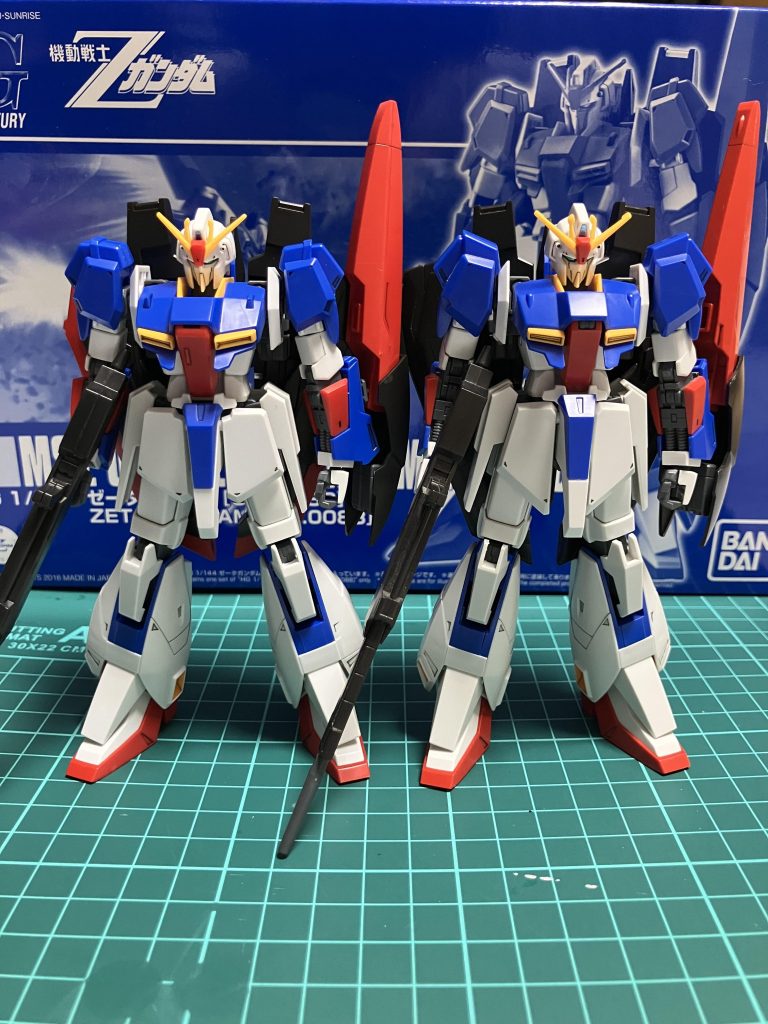 通常版と並べてみる。新規パーツも結構あっただけに、よく見ると結構デザイン変わってますね。しかしパッと見では難しいですね。母ちゃん違うんだよ案件です。個人的には、通常版はMGver.2.0、0088版はMGver.1.0に似たデザインなように感じます!