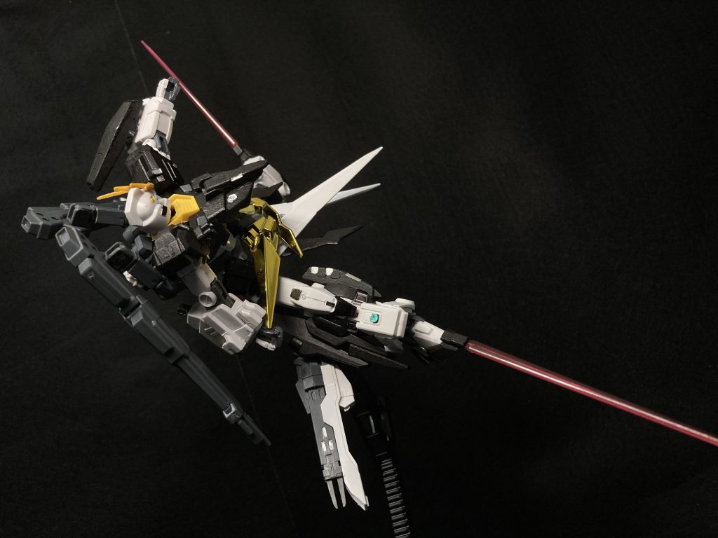 隠し腕！つま先にはこだわりました