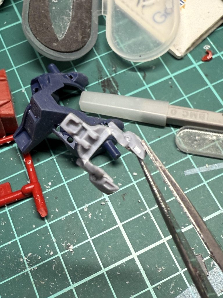 フェイスパーツ切り出し中