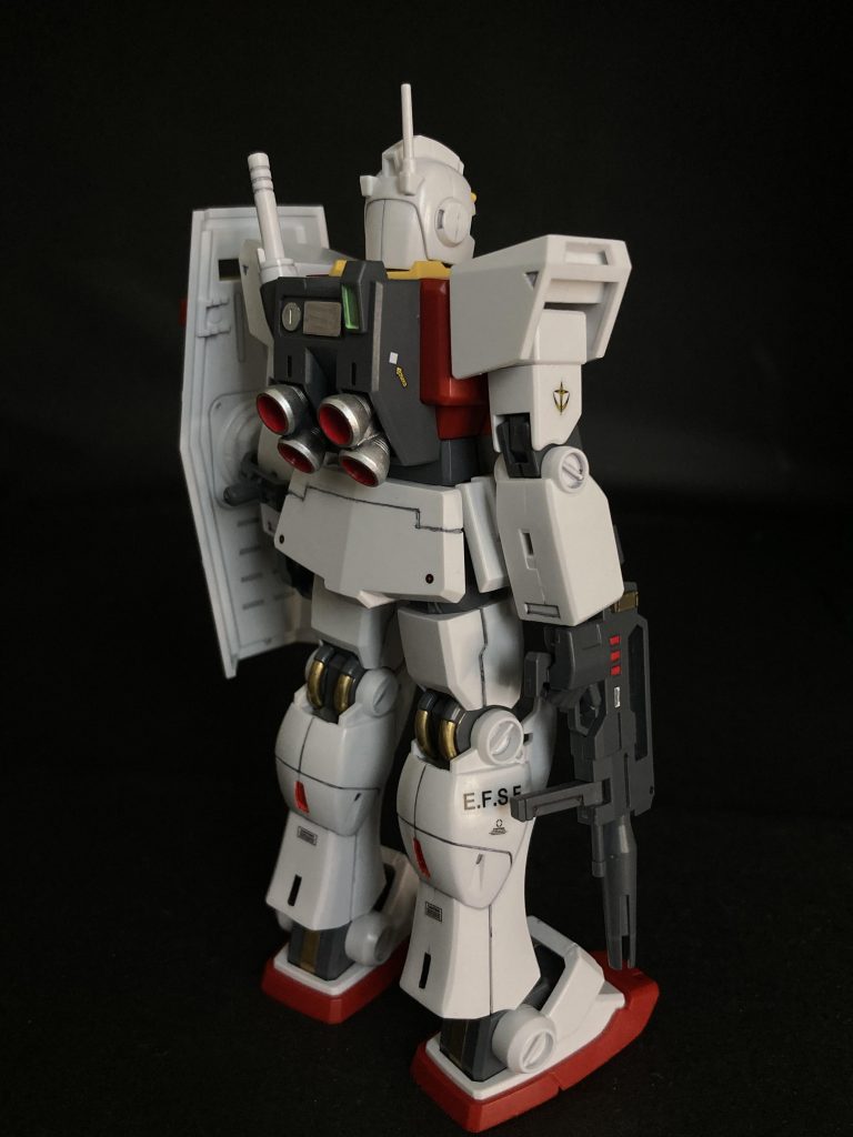 初めて筋彫りに挑戦しました。スカートの前後で行ったのですが、キレイに直線にするのが難しかったです。また挑戦したいです。