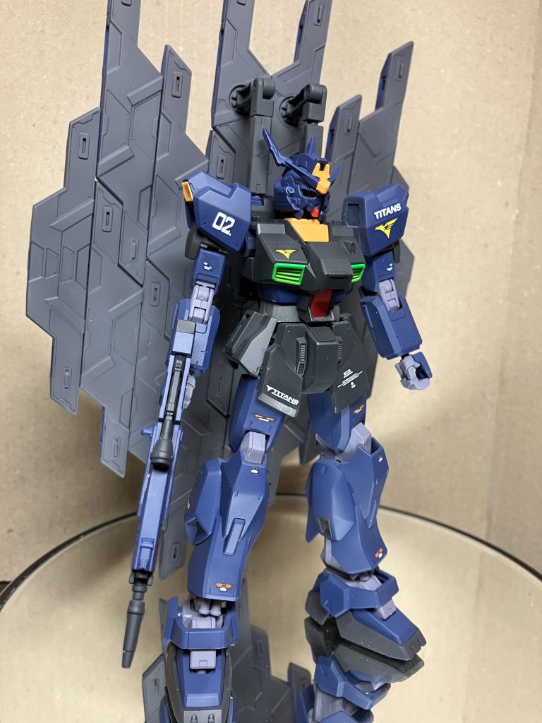 マークIIは少し小さめなので、下半身の関節各所にプラ材を挟んで延長しています。