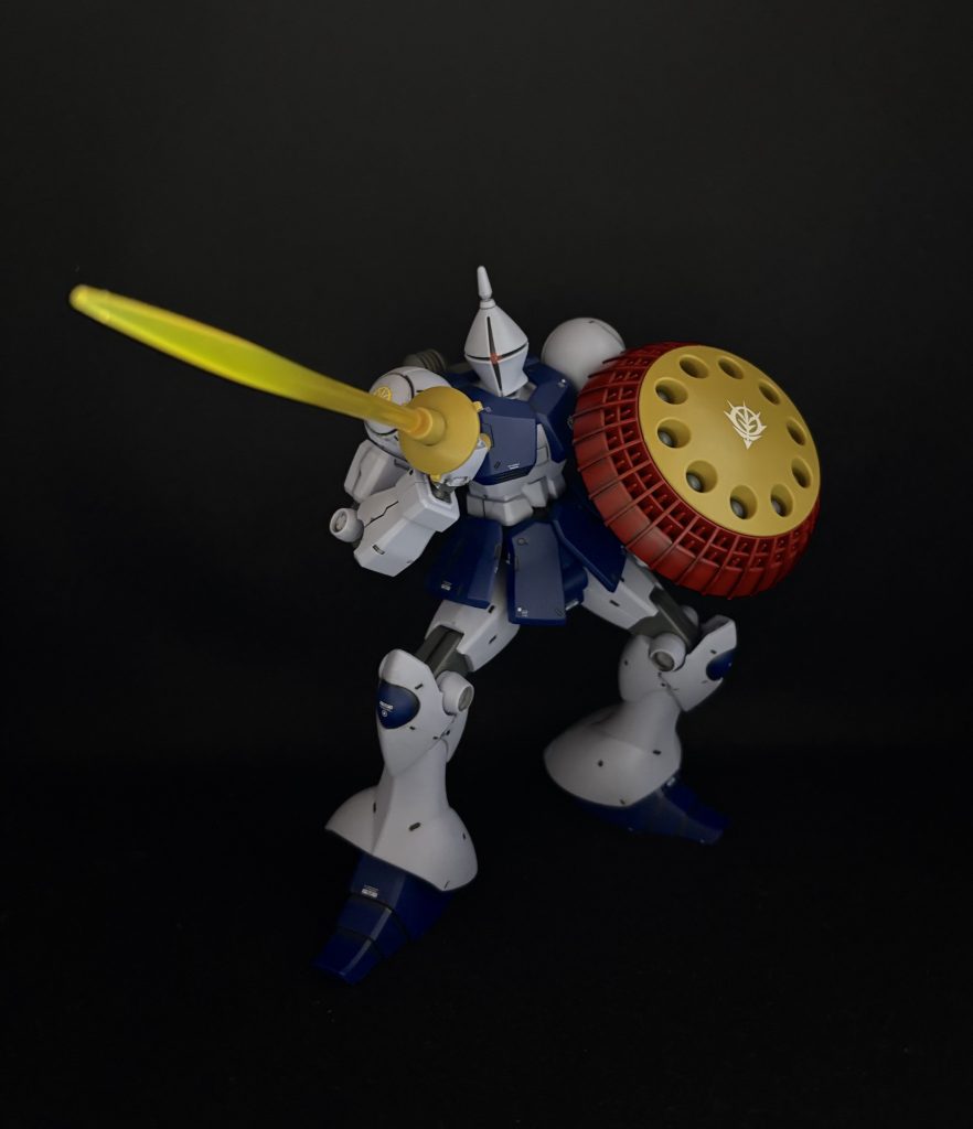 可動範囲もかなり広く、シンプルな作りで取れるパーツも少ないのでかなり遊べます。