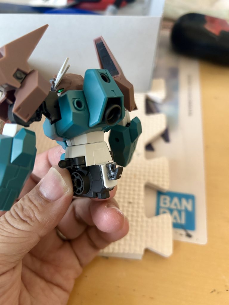 ソーンの尻バーニアを乗せる為にラックを移設。