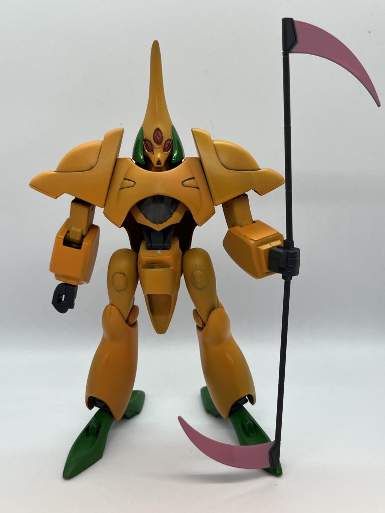 全身像はこんな感じVガンダムと並べた時に頭一つ大きくしたかったので、胴体を延長しています。 