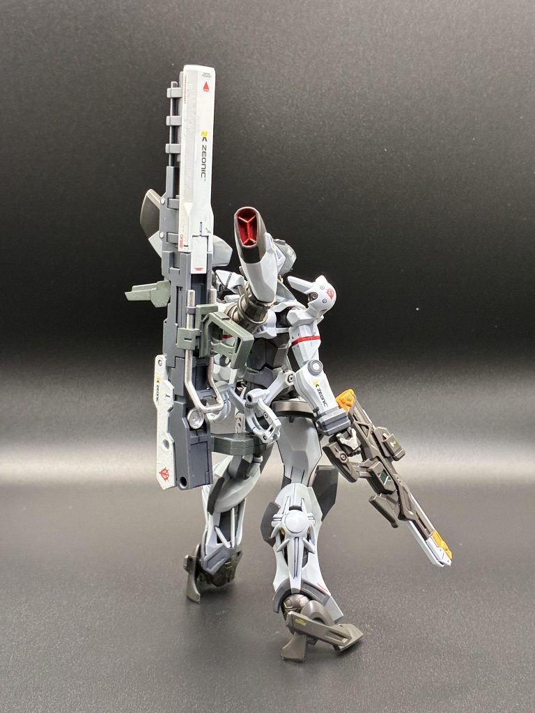 背部には壽屋さんの「ウェポンユニット18 フリースタイル・バズーカ」をマウントしています！