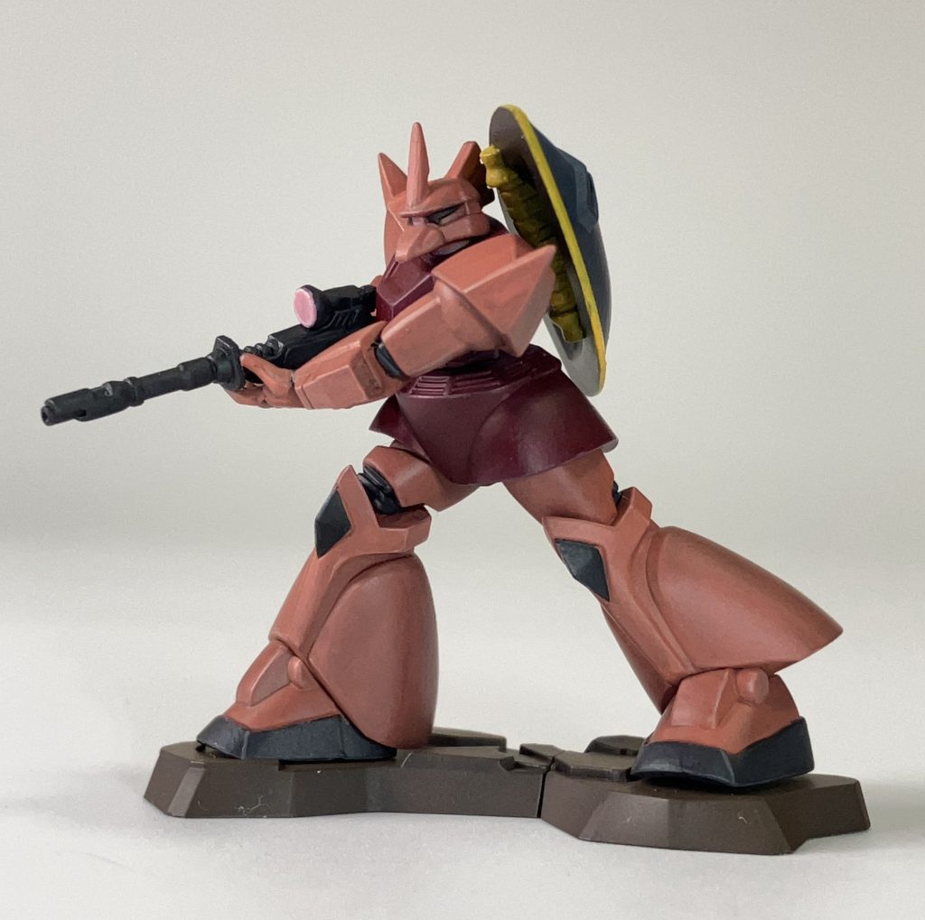 ゲルググ カラーレシピピンク : シャアピンク(ガンダムアッセンブルカラー)赤 : シャアレッド(ガンダムアッセンブルカラー)グレー:ブラック(ガンダムアッセンブルカラー)黄色:YRIEL YELLOW(シタデルカラー)盾のグレー: ブルー+ブラックで調色(ガンダムアッセンブルカラー)