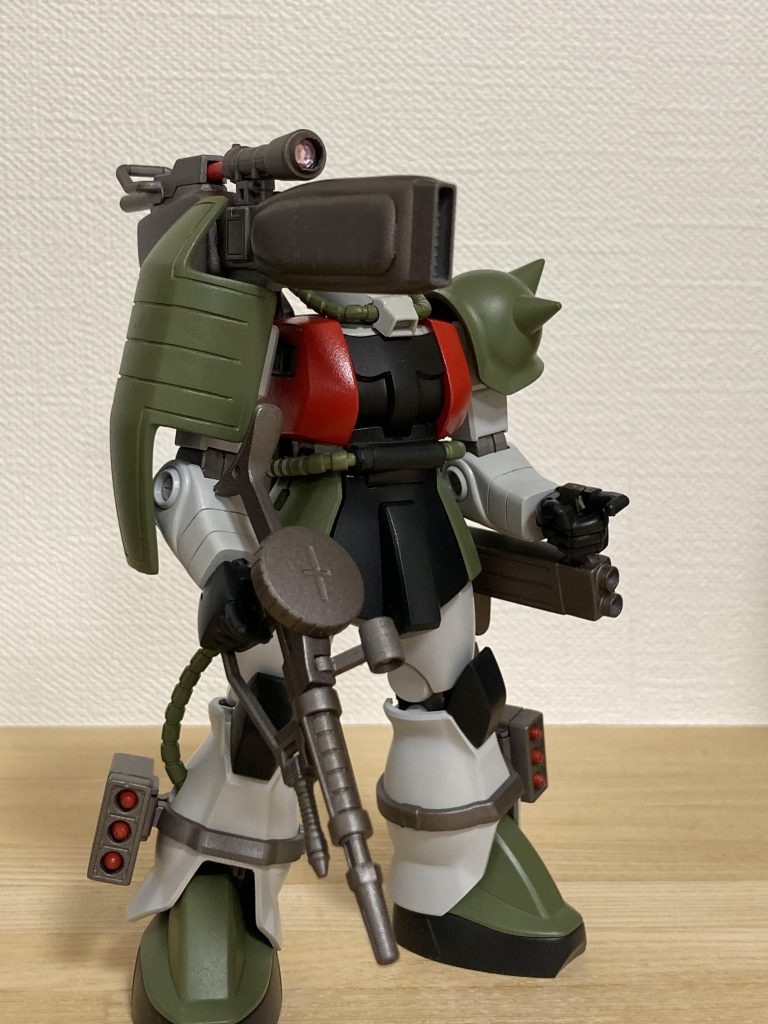 180㍉キャノン砲をガゾウムのハイパーナックルバスターに換装し、キャノン砲の弾倉スペースにガザCと同等の出力を持つジェネレーターを組み込んだ。