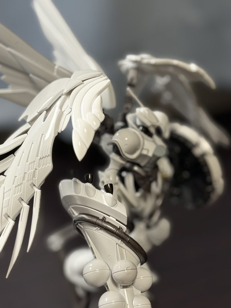 ハクジでかいし扱い辛いしでハンドパーツはやっぱり折れました。なので、ハクジのグリップはハンドパーツに接着してあります。