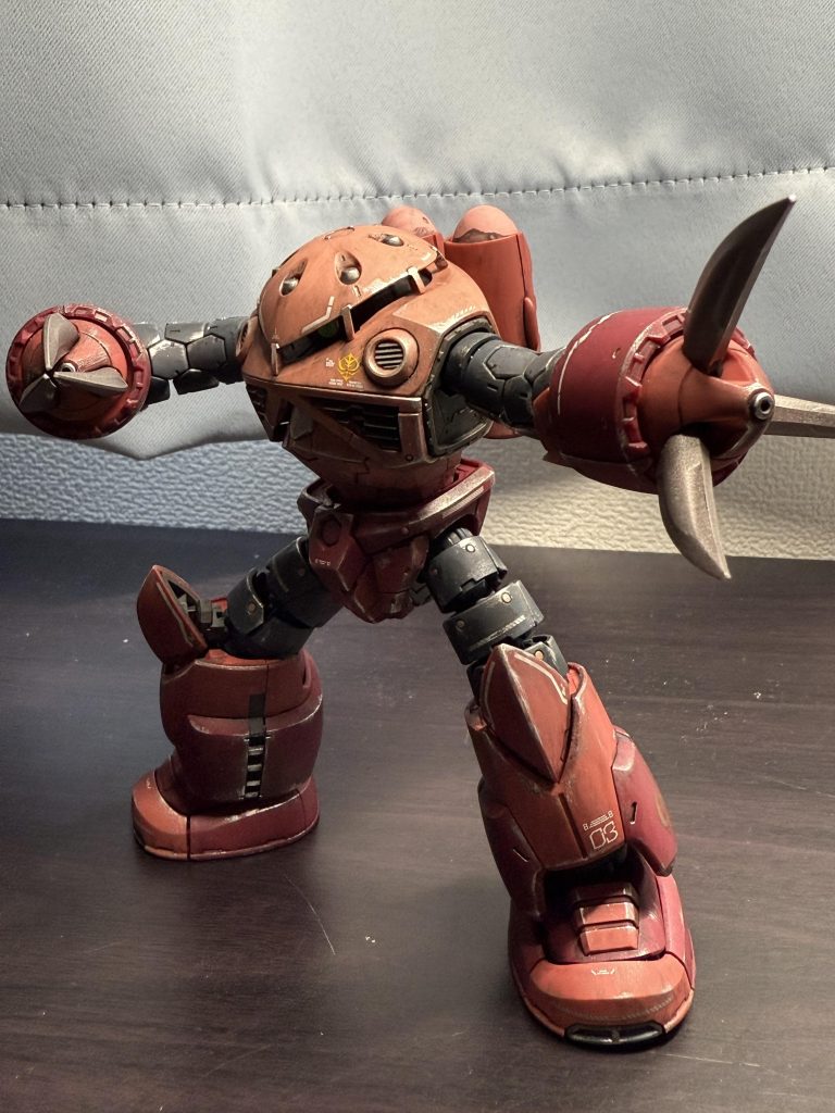 専用のデカールは無かったですが、手持ちのデカールでいい感じにまとめました。