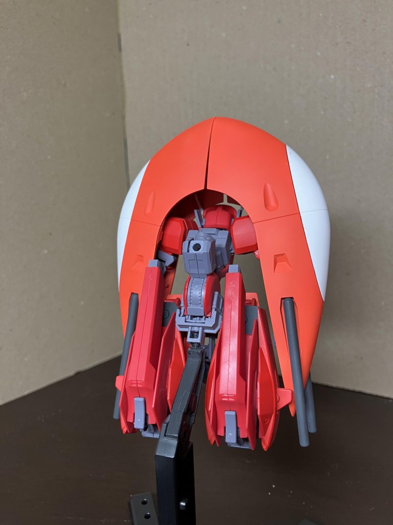 後ろ側。完全変形と言っても過言ではない？