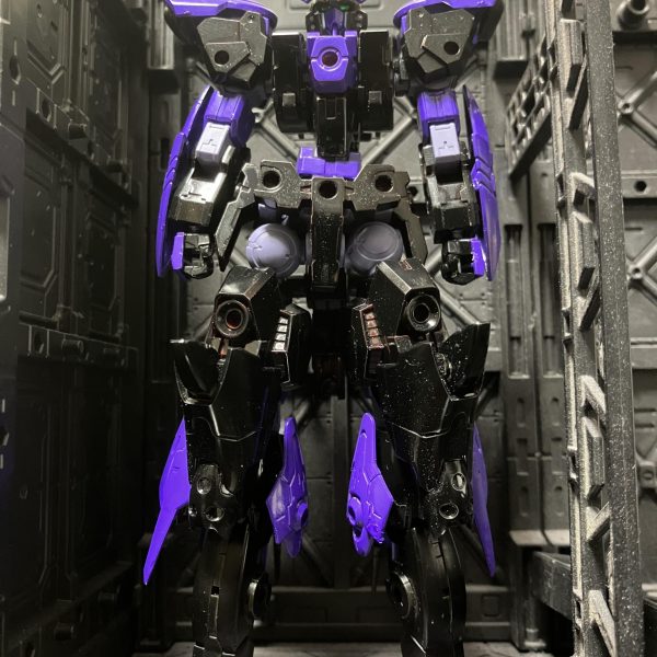 final.そして・・・私はコアファイターを残して去るMk-2。・・・それから18時間後気がついたニャーンが半壊したコクピットを出ると・・・・・・に、虹？そして、全ては終わったことを悟る。・・・ごめん（ ;  ; ）ジフレド（ ;  ; ）中途半端なまま首を突っ込んで、闇雲に戦った私が悪いんだ（ ;  ; ）だから、ジフレドも壊しちゃった（ ;  ; ）目の前に広がる虹を見つつ、涙が出てくる。その日、半壊したコアファイターからニャーンの姿はなかった。宇宙世紀0096・・・どうです？ちゃんとガンダムでしょ^_^・・・動くの？ピッカピカの新品ですよ💦こっちもショーバイですから。モナハンの旦那からも言われてるんです💦・・・わかった。この子の名は？Hi-G3号機「バステト」。エジプトっていう砂漠の国の猫の神様ですよ。・・・・ところで、聞き忘れてましたが、お宅の名は？ニャー・・・私は・・・(最後の2画像をご覧ください^_^)終（5枚目）