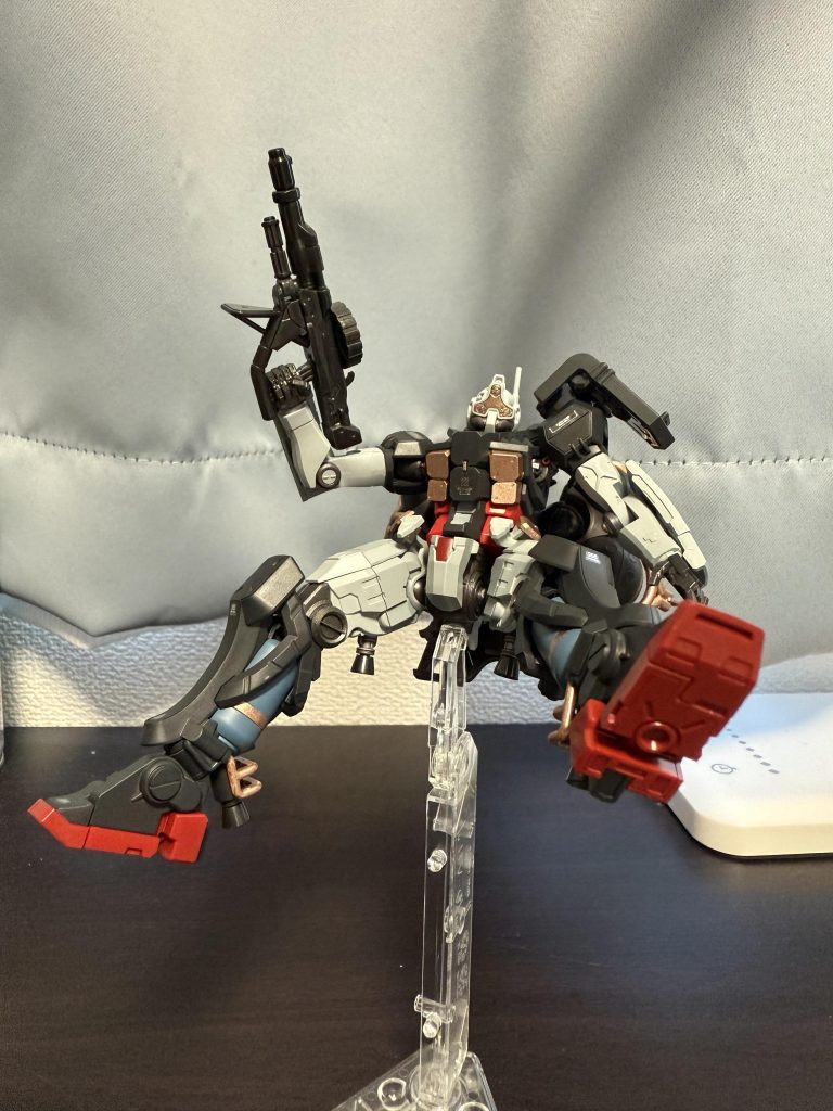 こないだ赤いガンダムをめちゃくちゃかっこよく塗装してる作品見たから真似してやってみたいけど売ってない…