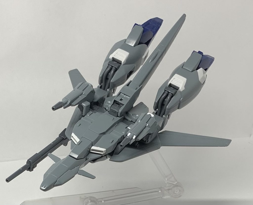差し替えパーツで飛行形態。